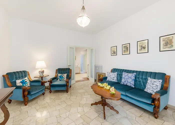 Guesthost - Il Salotto Blu - Con Parcheggio Firenze