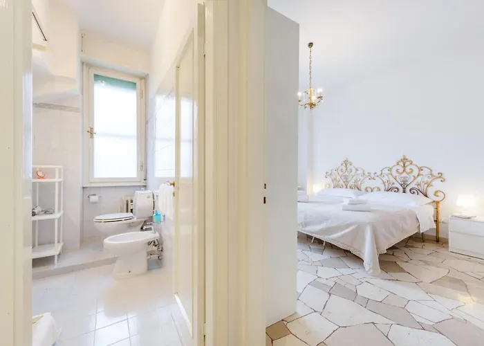 Guesthost - Il Salotto Blu - Con Parcheggio Lejlighed *